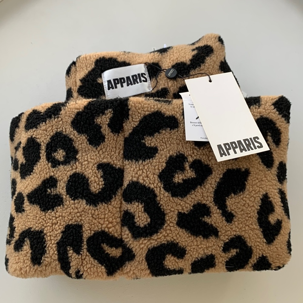 NWT APPARIS LEOPARD‎ PRINTED SCARF - Picture 3 of 6